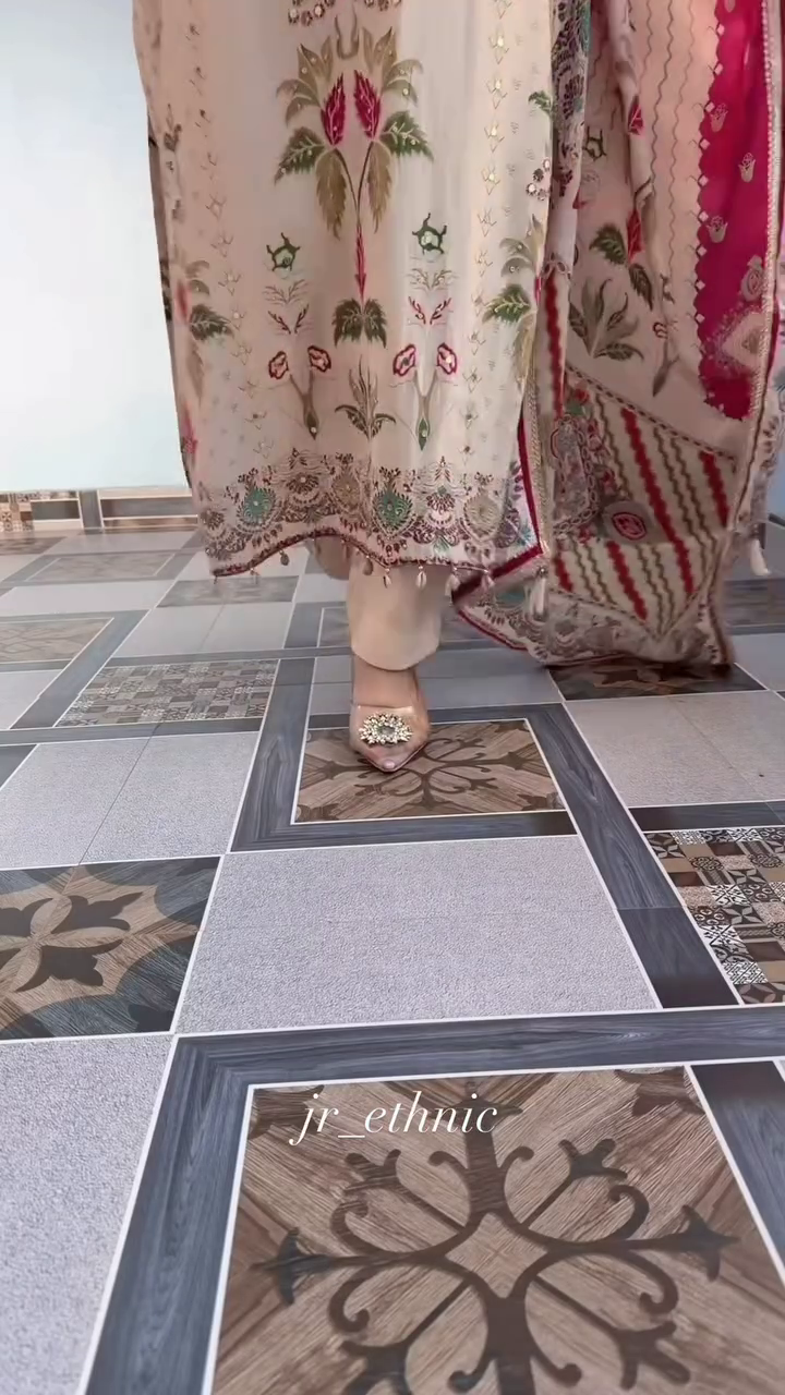 Beige & Magenta Printed Suit – Traditional Artistic Appeal