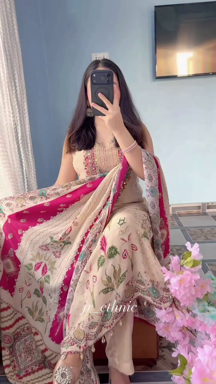 Beige & Magenta Printed Suit – Traditional Artistic Appeal