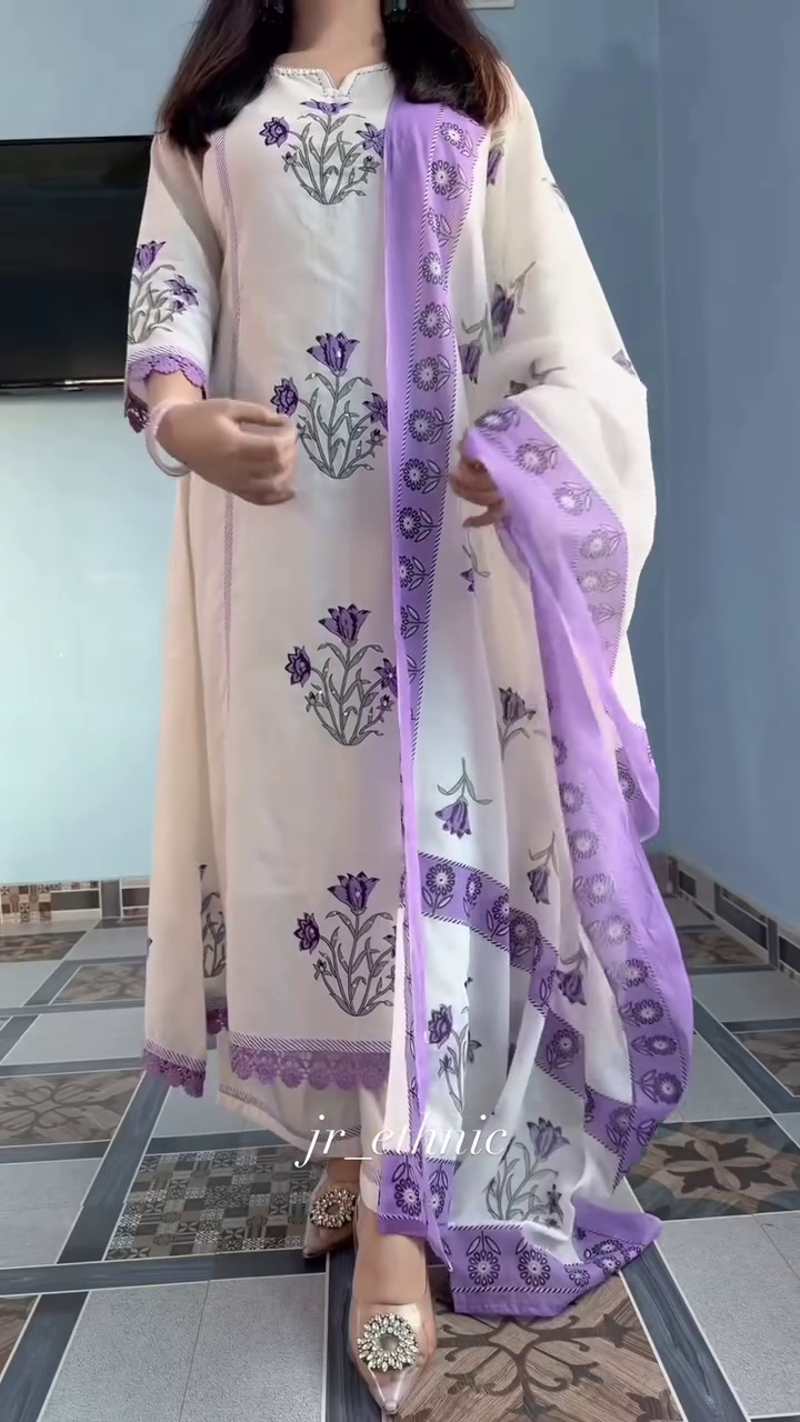 Ivory & Lavender Printed Suit – Graceful Pastel Perfection