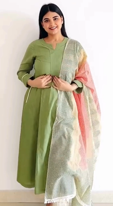 Elegant Floral White Kurta Set with Pink Dupatta – Fresh Festive Look