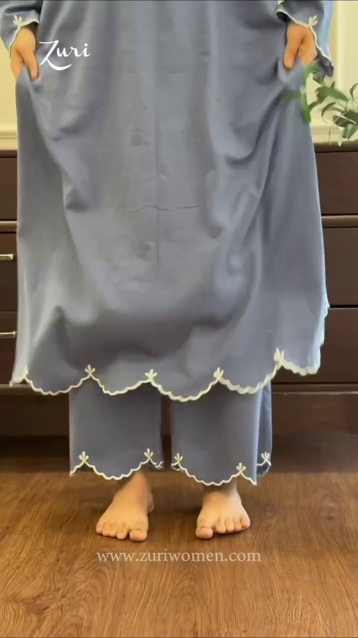 Minimal Lavender Kurta with Elegant Lace Sleeves