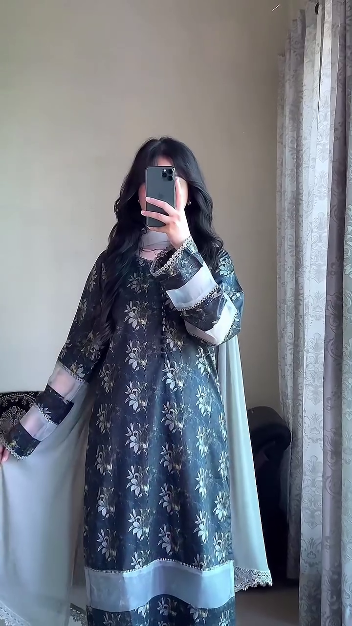 Graceful Dark Floral Suit – Elegant Ethnic Charm