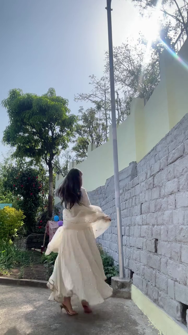 🤍 Royal Grace – Ivory Anarkali Flow Dress