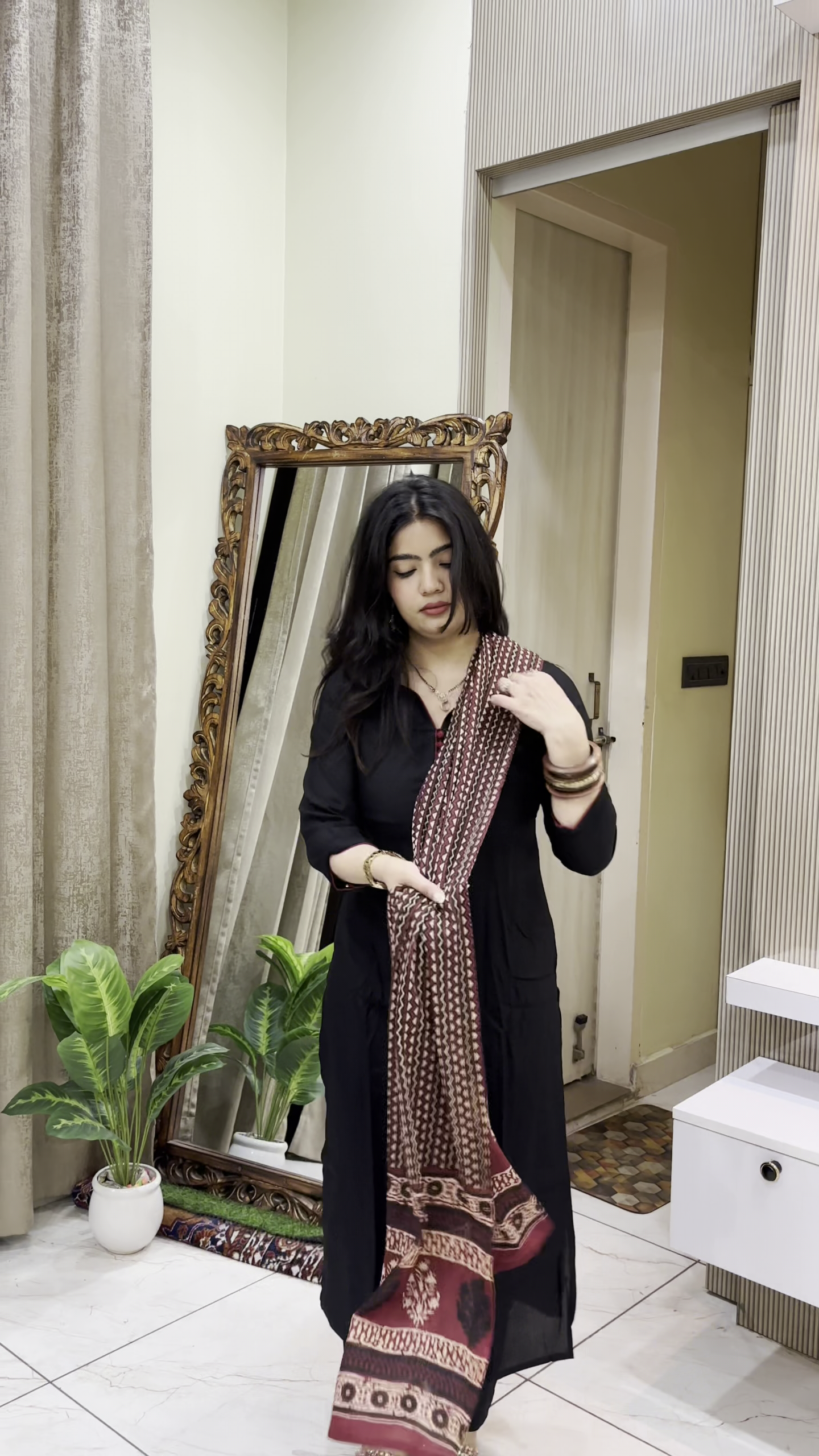 🖤 Classic Elegance – Black Kurta with Printed Dupatta