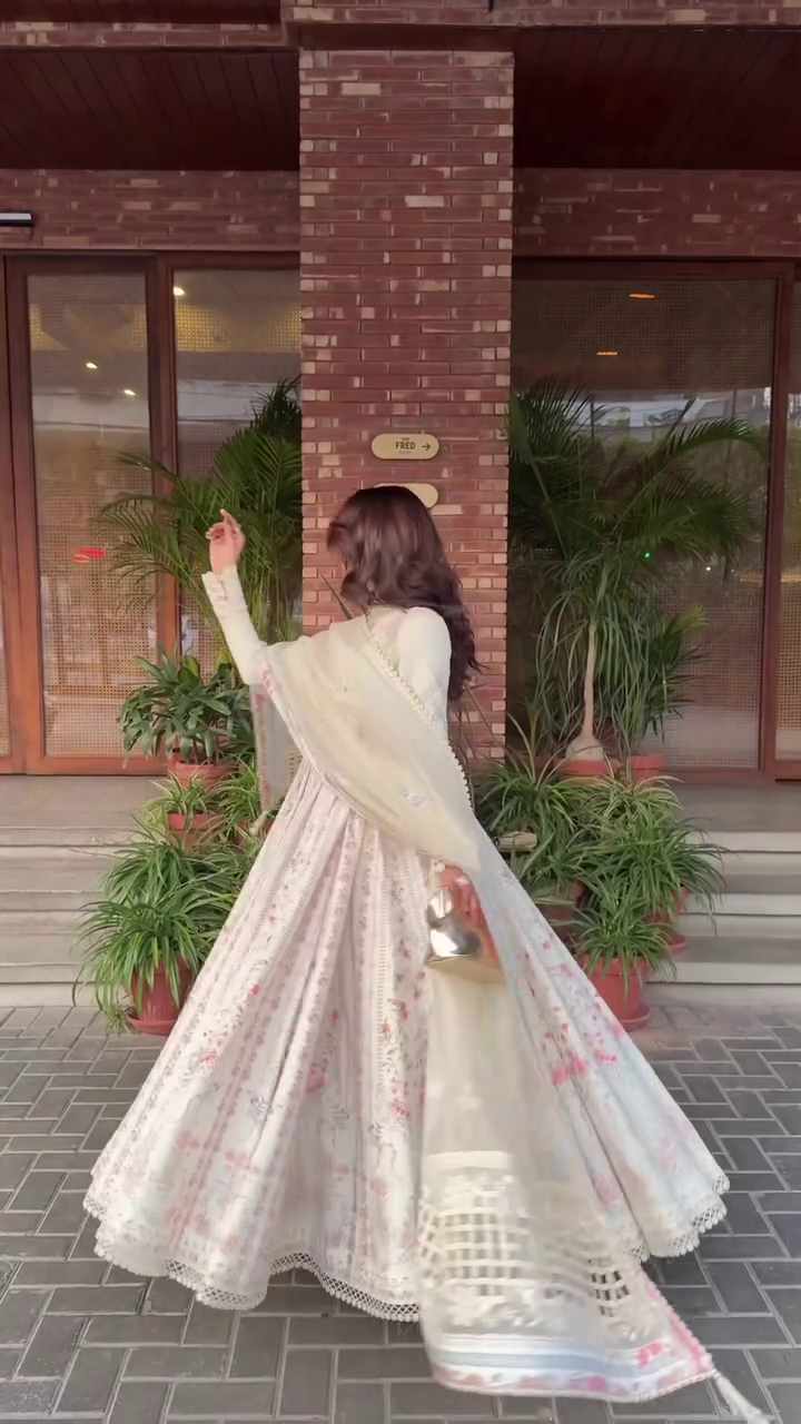 Graceful Floral Anarkali – Twirl in Elegance 🌸✨