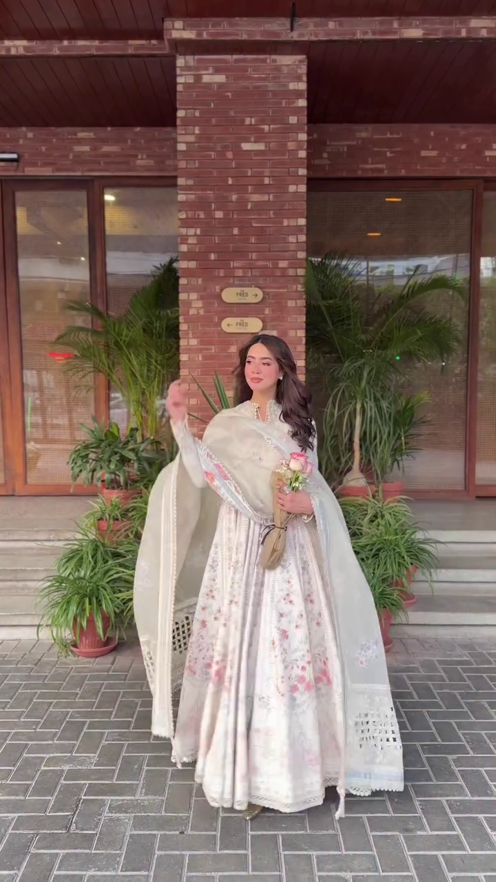 Graceful Floral Anarkali – Twirl in Elegance 🌸✨