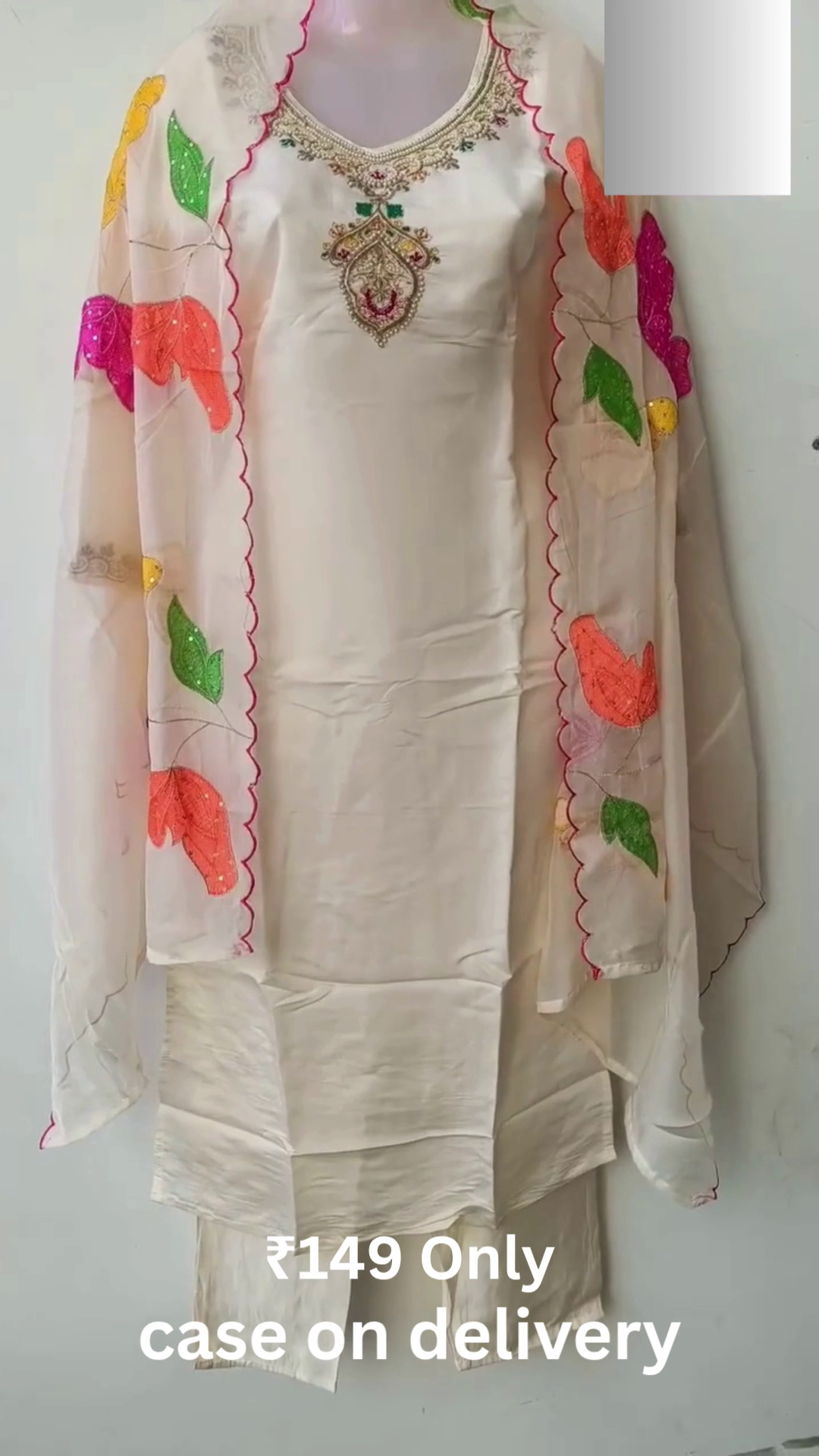 Designer Suit with Colorful Dupatta – Festive Ready Style 💖