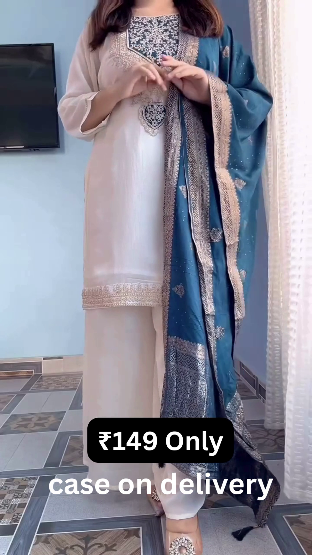 Elegant Cream Suit with Blue Dupatta – Classic Ethnic Grace ✨