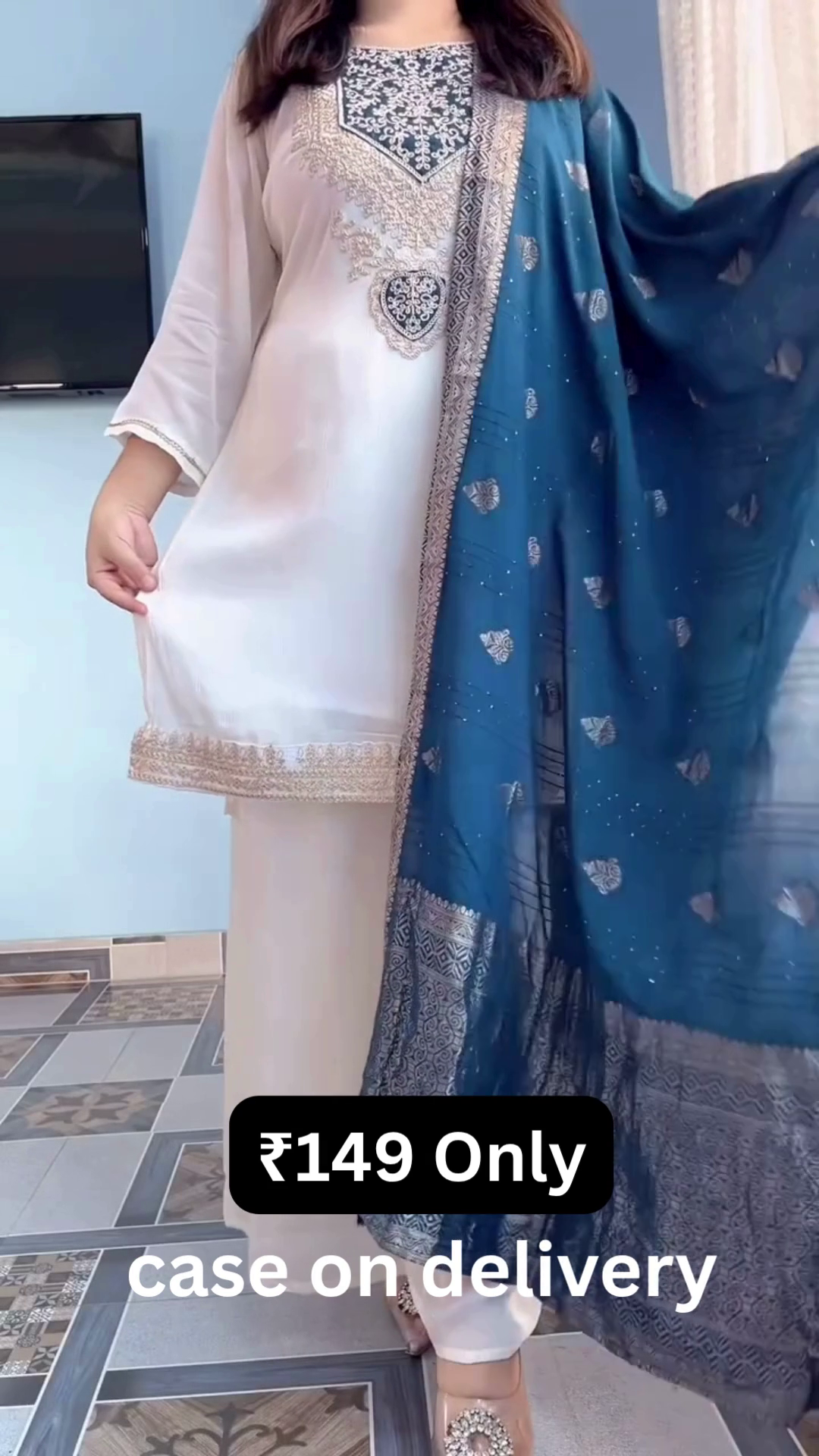 Elegant Cream Suit with Blue Dupatta – Classic Ethnic Grace ✨
