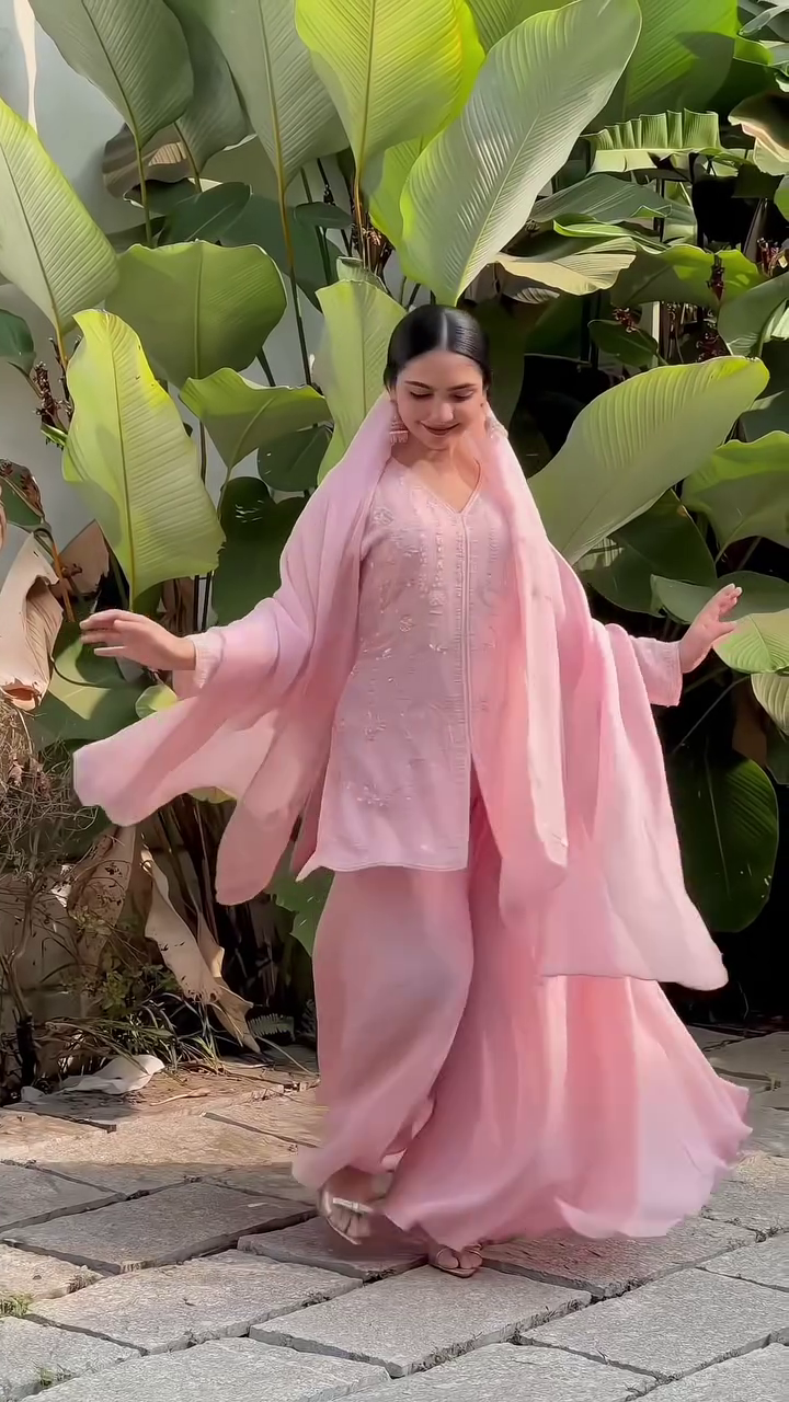 Soft Pink Ethnic Suit Set – Dreamy & Feminine Festive Look 🌸