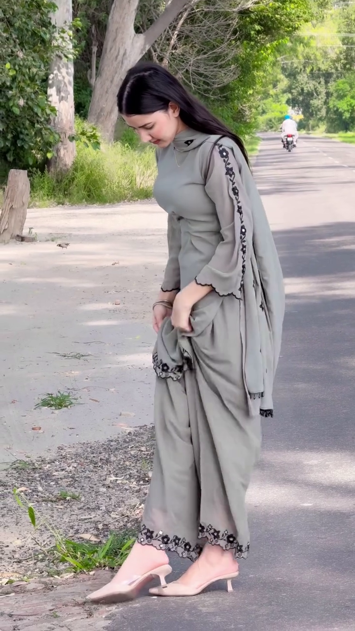 Minimal Grey Suit Set – Classy & Sophisticated Style 🖤