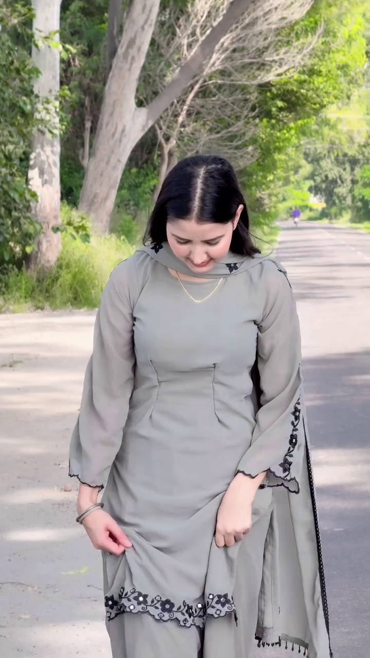 Minimal Grey Suit Set – Classy & Sophisticated Style 🖤