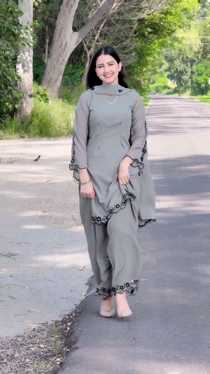 Minimal Grey Suit Set – Classy & Sophisticated Style 🖤