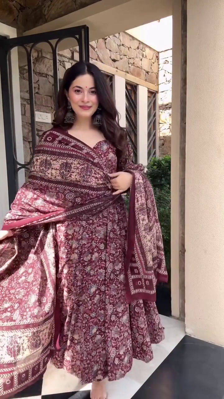 Maroon Floral Ethnic Set – Classic Desi Charm ❤️🌿