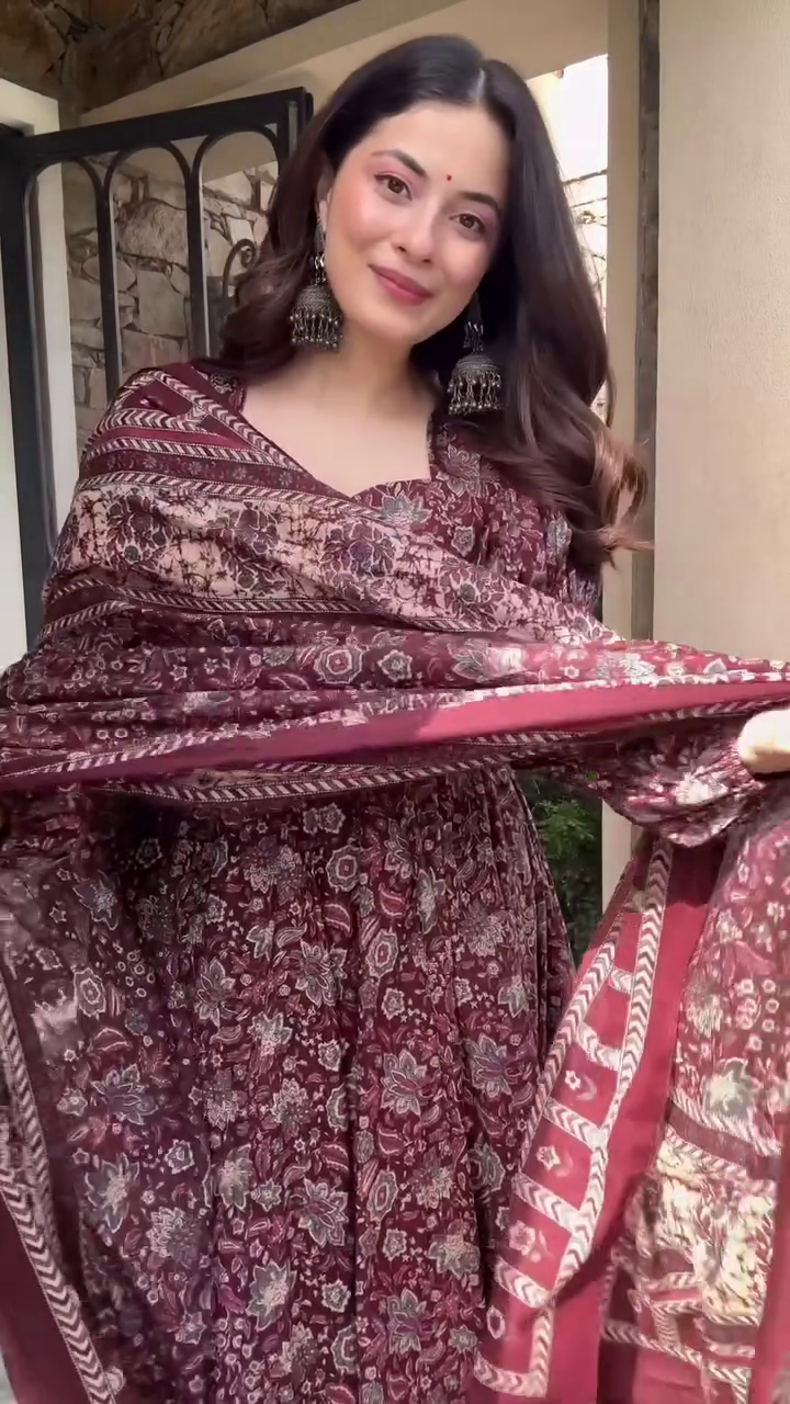 Maroon Floral Ethnic Set – Classic Desi Charm ❤️🌿