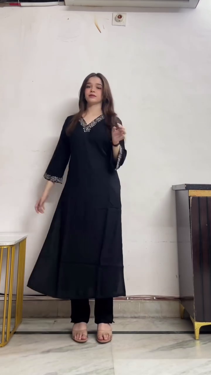 Classic Black Kurta Set – Simple Yet Stunning 🖤