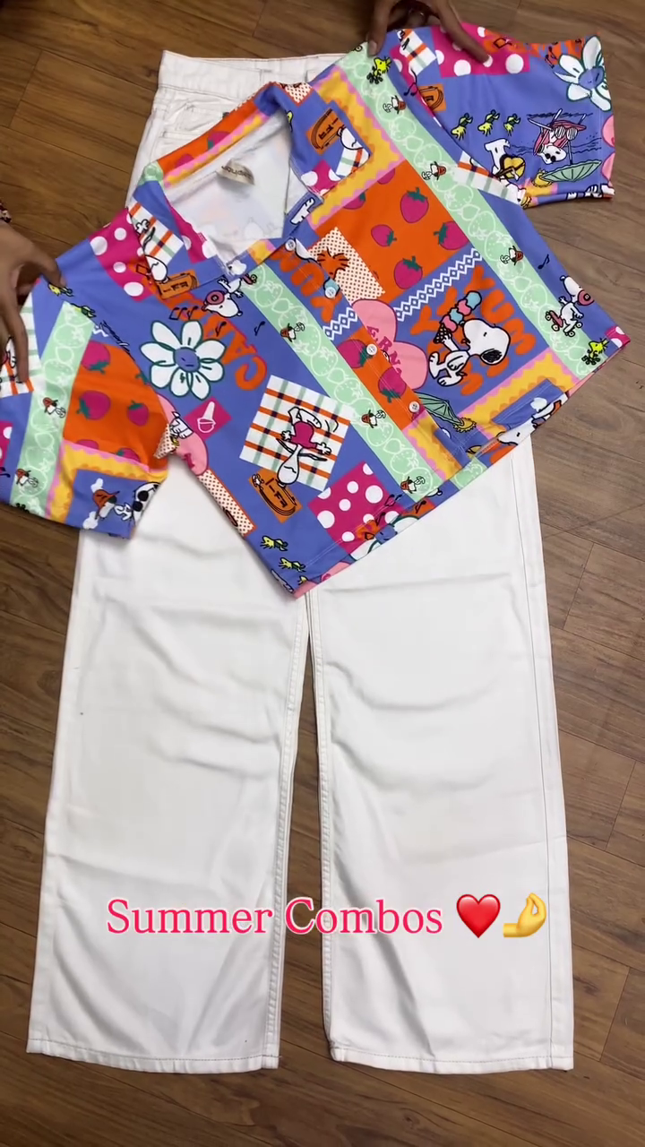 Chic Summer Combo – Textured Pink Top with Trendy Denim Jeans 💖👖