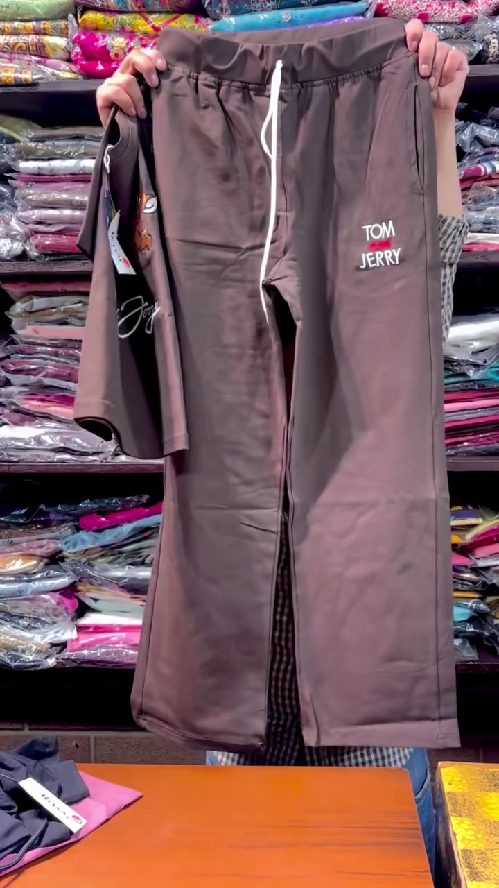 Tom & Jerry Track Pants – Fun, Comfortable & Everyday Ready 🤎🔥