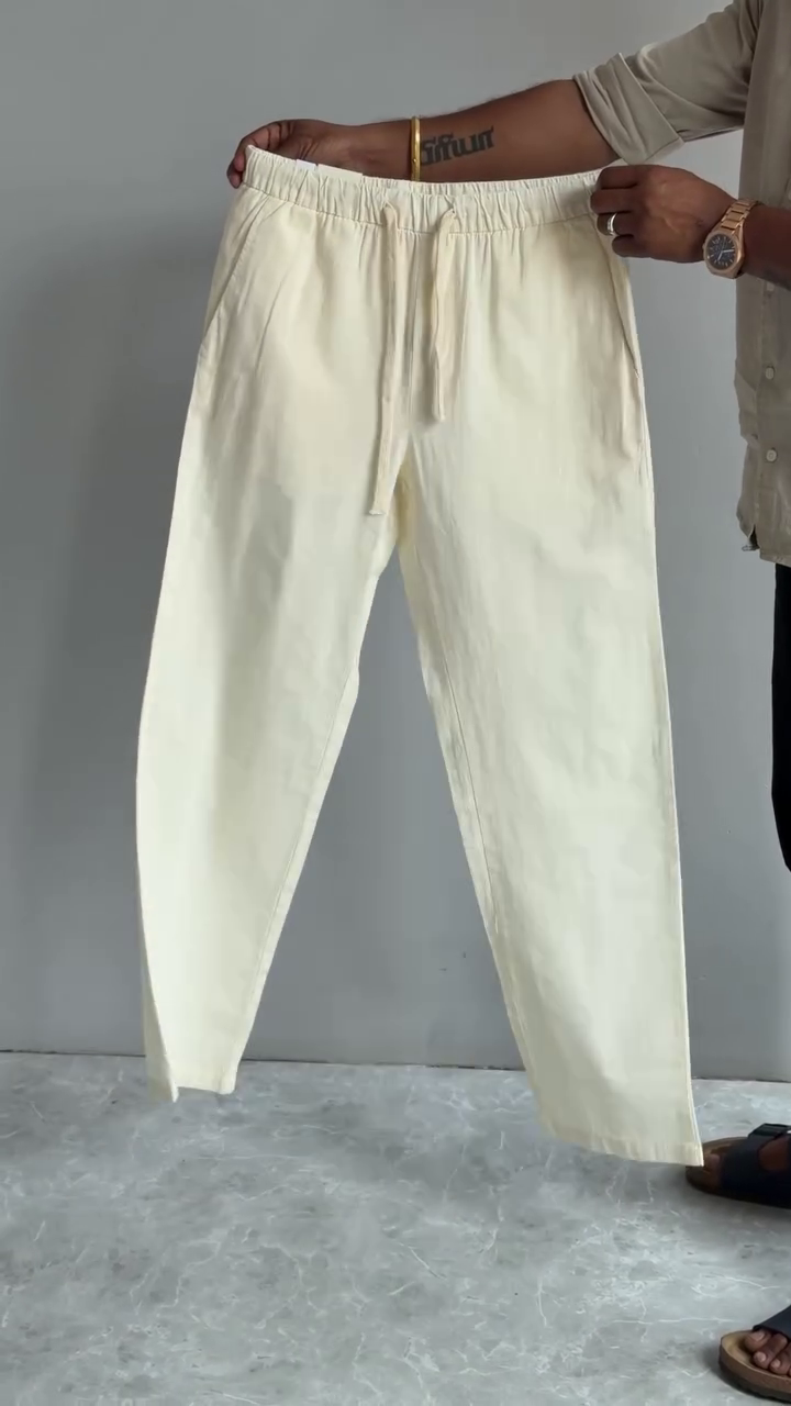 Minimal Black Relaxed Pants – Everyday Comfort Essential