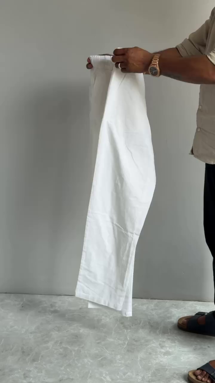 Minimal Black Relaxed Pants – Everyday Comfort Essential