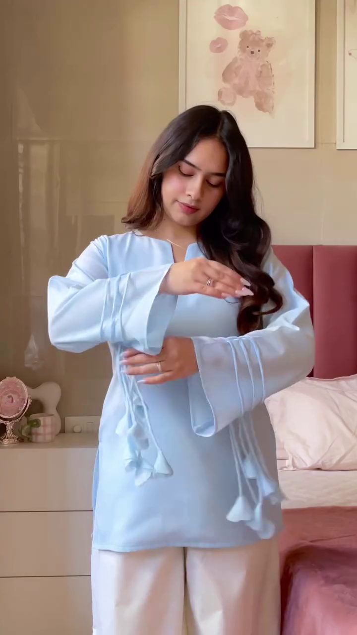 Chic Floral Top & Denim Combo – Effortless Everyday Style